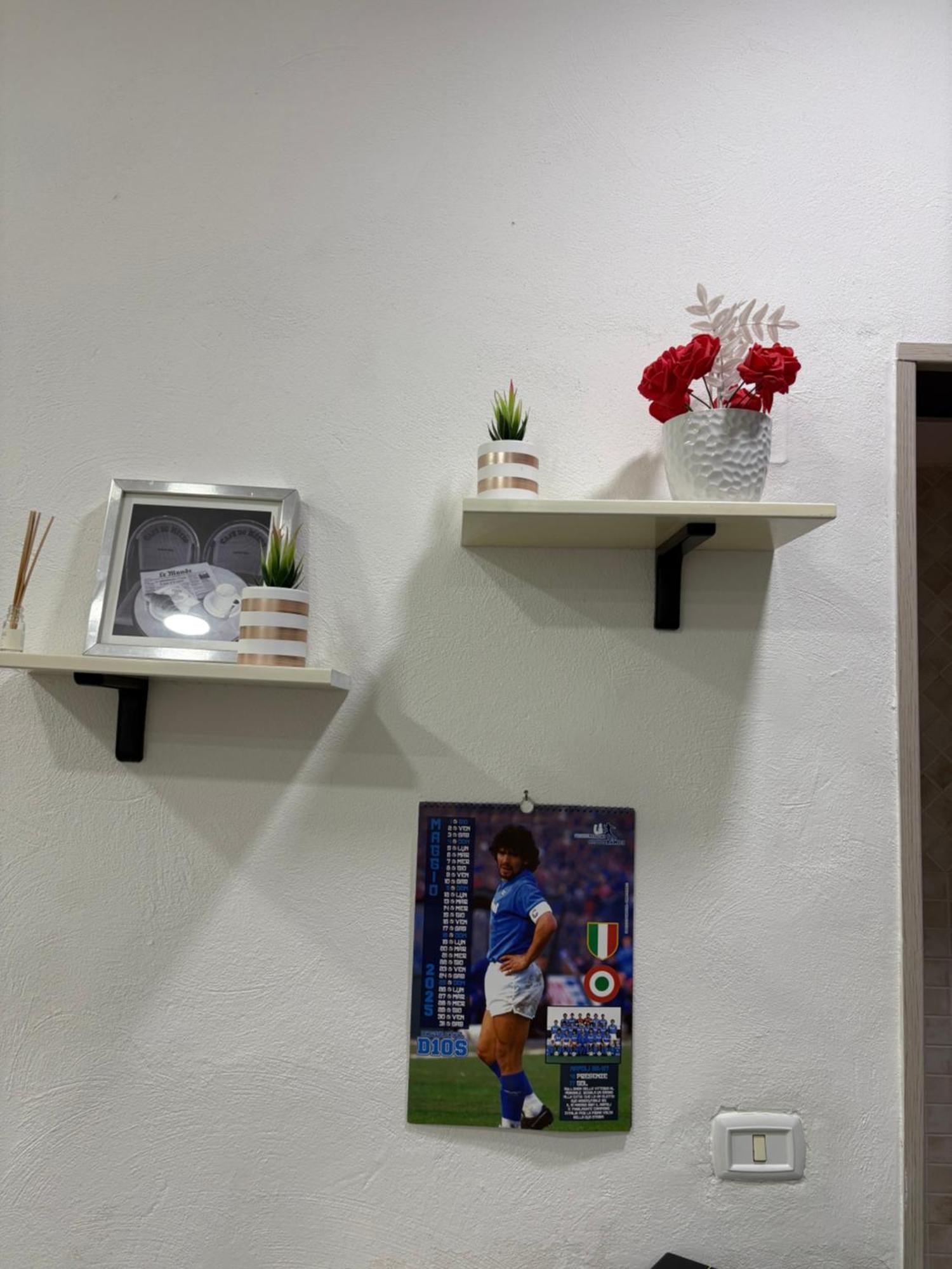 Guest House “Nonna Rossa” Napoli Bagian luar foto
